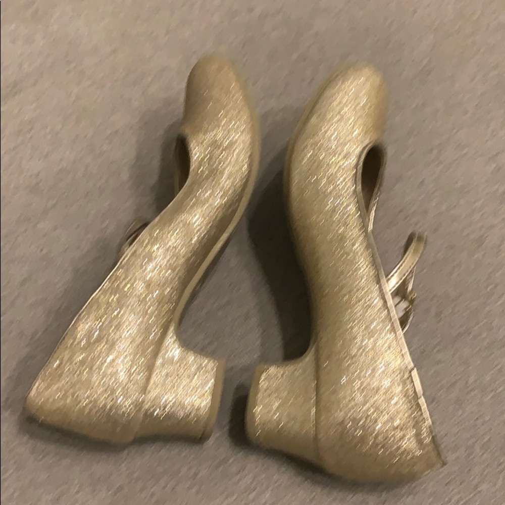 Dress Shoes - Picture 5 of 6